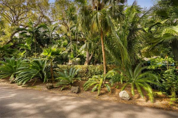 Biscayne Park Terrace, 3020 Seminole St, Miami, Florida 33133, image 3