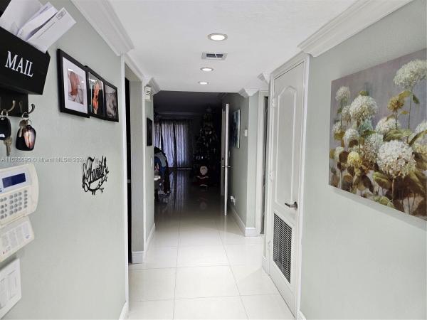 Racquet Club At Bonaventure, 404 Lakeview Dr #101, Weston, Florida 33326, image 1