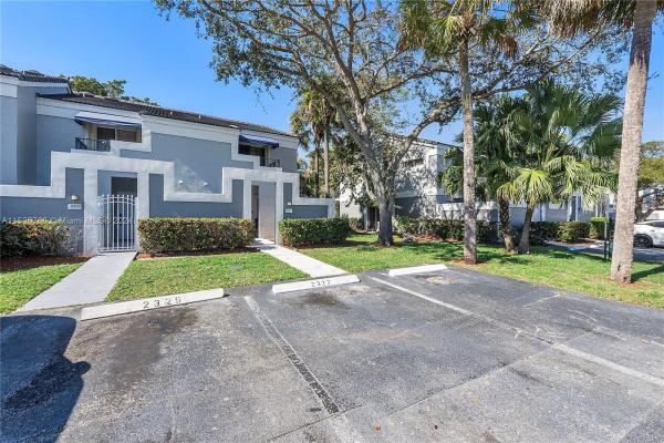 Cross Creek Townhomes, 2327 SW 82nd Way #2327, North Lauderdale, Florida 33068, image 1