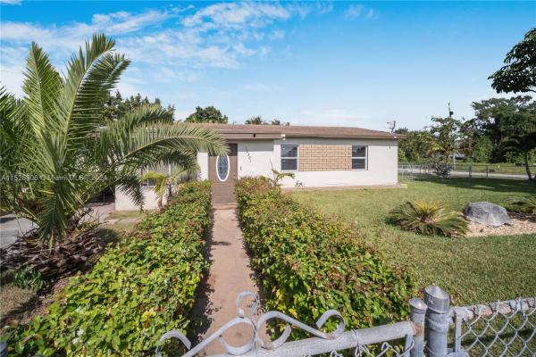 Flamingo Park, 12201 SW 218th St, Goulds, Florida 33170, image 2