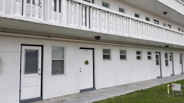 Danians North, 604 NE 2nd St #121, Dania Beach, Florida 33004, image 2