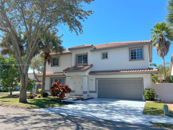 Lakes On The Green Gwendolyn, 19110 NW 88th Ct, Hialeah, Florida 33018, image 1