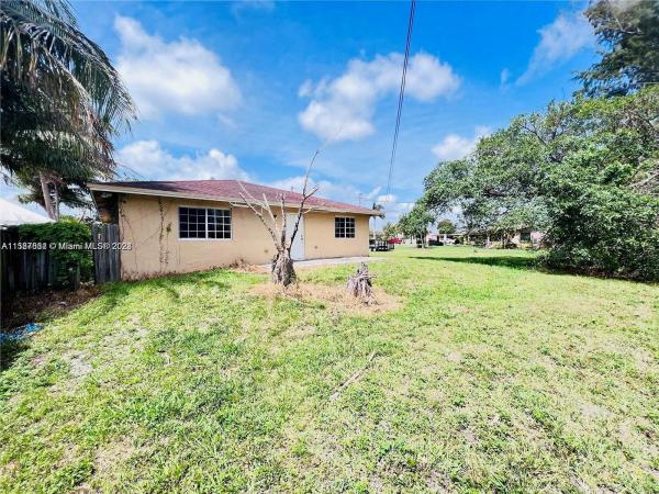 Venetian Gardens, 15681 NW 40th Ct, Miami Gardens, Florida 33054, image 2
