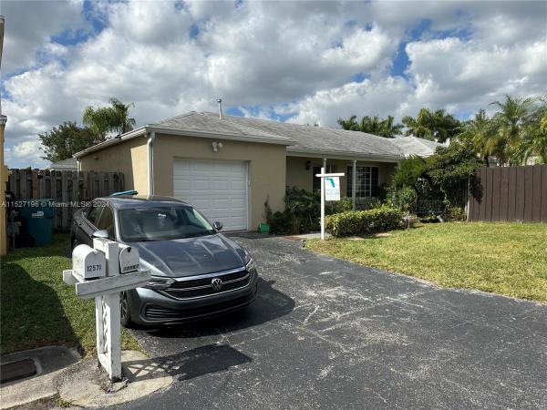 Villas Of Deerwood, 12567 SW 144th Ter, Three Lakes, Florida 33186, image 1