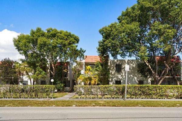 Casa Granada, 8701 SW 141st St #B2, Palmetto Bay, Florida 33176, image 2