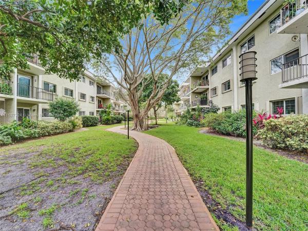 River Manor, 3004 NE 5th Ter #210-C, Wilton Manors, Florida 33334, image 3