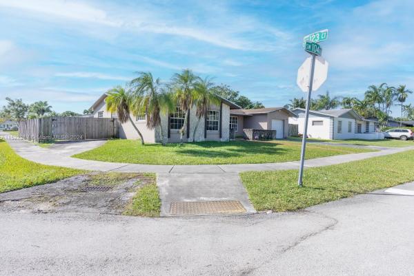 Devon Aire Estates, 12350 SW 104th Ter, The Crossings, Florida 33186, image 1