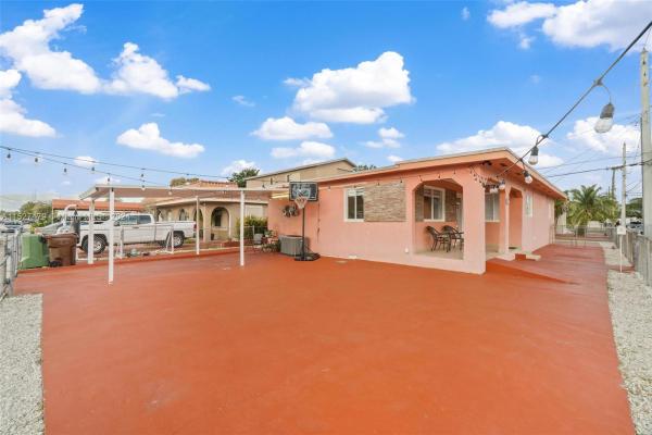 Ingleside Park, 4715 E 8th Ln, Hialeah, Florida 33013, image 2