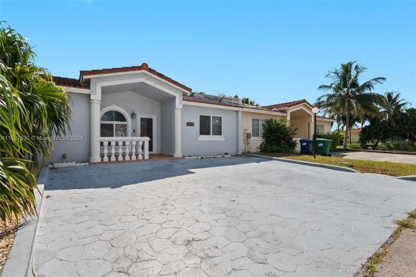 San Mateo, 17235 NW 73rd Path, Country Club, Florida 33015, image 3