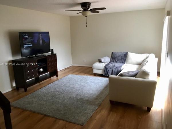 Los Mangos Patio Villas, 532 SE 28th Ave #23B, Boynton Beach, Florida 33435, image 1