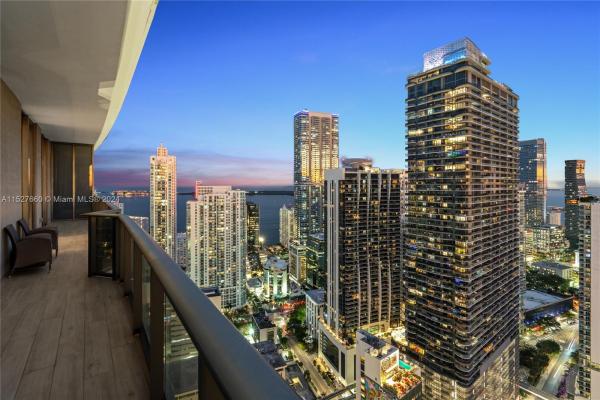 Brickell Heights East, 45 SW 9th St #LPH4504, Miami, Florida 33130, image 3