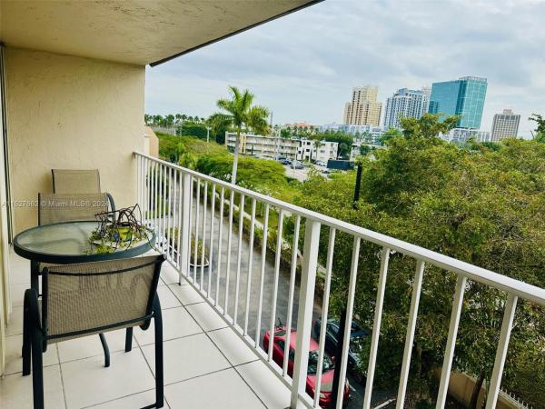 Kings Creek South, 7747 SW 86th St #D-401, Kendall, Florida 33143, image 1
