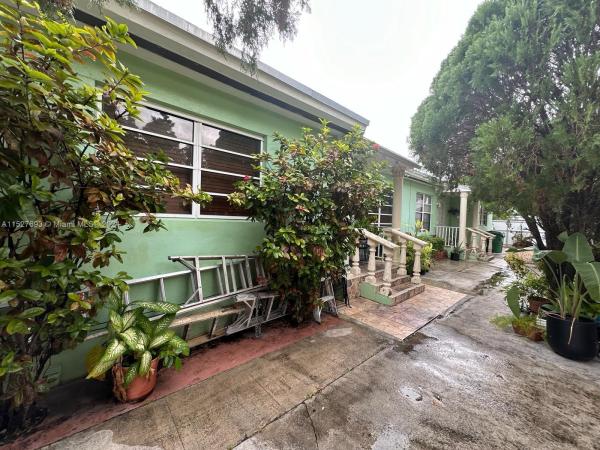 Twelfth Street Manors, 3330 NW 4th St, Miami, Florida 33125, image 1