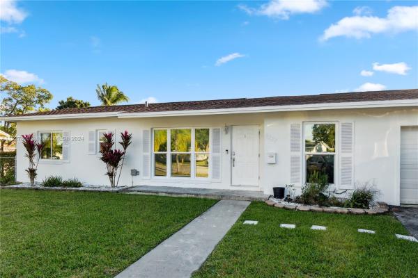 Bel Aire, 9222 SW 181st Ter, Palmetto Bay, Florida 33157, image 1