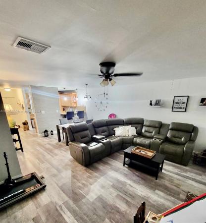 Kendale Lakes Townhouses, 8433 SW 137th Ave #8433, Kendale Lakes, Florida 33183, image 2
