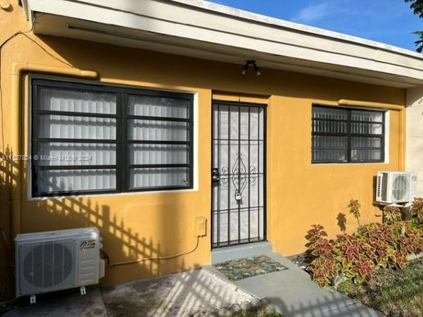 Pembroke Arms, 1845 Pembroke Rd #1-1, Hallandale Beach, Florida 33020, image 2