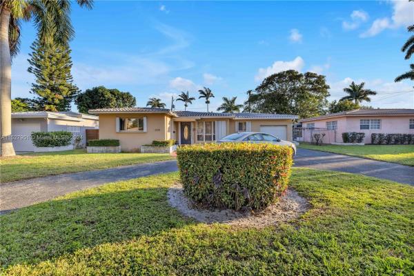 Sunny Acres, 1328 Dewey St, Hollywood, Florida 33019, image 2