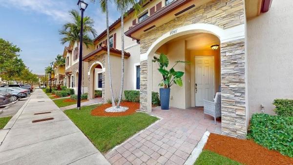 Bonterra, 9341 W 33rd Ave #9341, Hialeah, Florida 33018, image 1