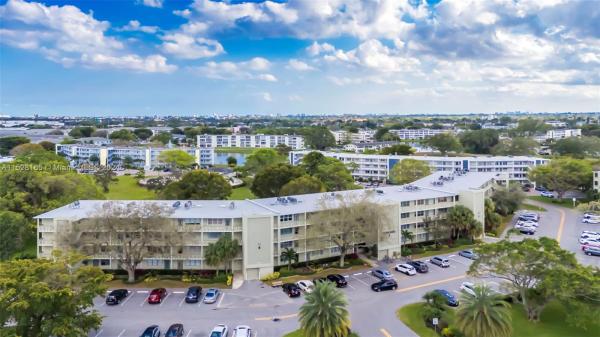 Berkshire, 3034 Berkshire B, Deerfield Beach, Florida 33442, image 3