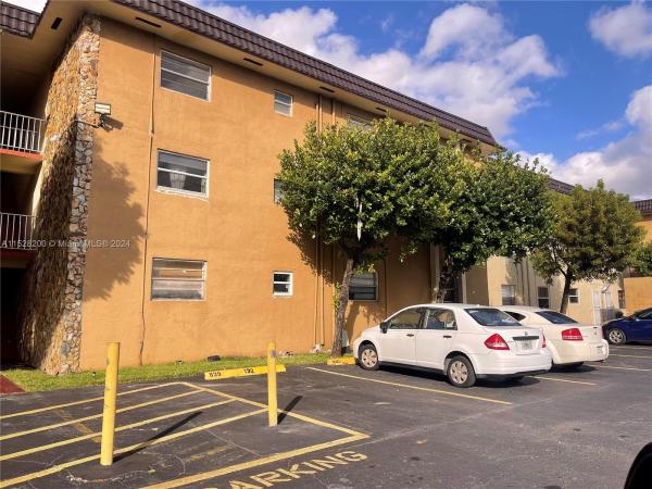 Royal Palm Gardens, 4655 Palm Ave #123, Hialeah, Florida 33012, image 1