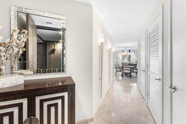 Reach Brickell City Centre, 68 SE 6th St #2401, Miami, Florida 33131, image 3