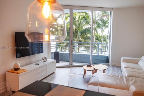 One Miami East, 335 S Biscayne Blvd #303, Miami, Florida 33131, image 3