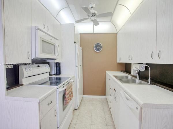 Cornwall At Century Village, 3075 Cornwall D, Boca Raton, Florida 33434, image 3