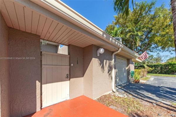 The Townhouses Of Emerald Hills, 101 Saint Andrews Rd #20-75, Hollywood, Florida 33021, image 1