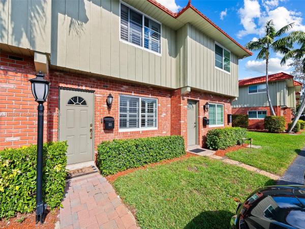 Manor Grove Village, 133 NE 20th Ct #9G, Wilton Manors, Florida 33305, image 2
