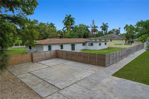 66 NE 159th St, Golden Glades, Florida 33162, image 3