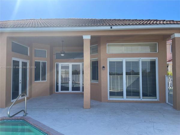 Heritage Lake, 778 Heritage Dr, Weston, Florida 33326, image 2