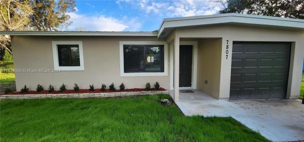 Lakewood Park, 7807 Holopaw Ave, Fort Pierce, Florida 34951, image 2
