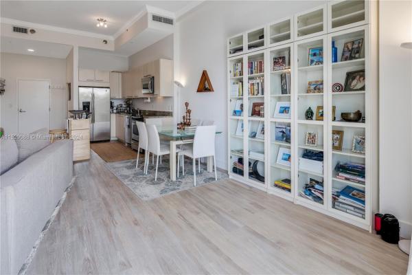 The Meridian, 2001 Meridian Ave #422, Miami Beach, Florida 33139, image 3