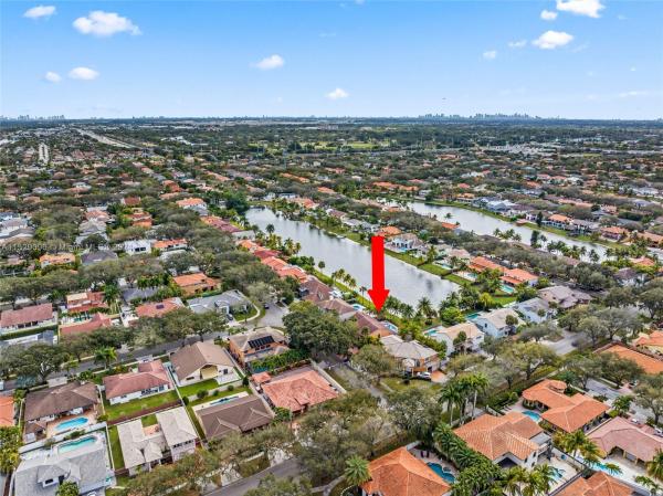 Royal Oaks, 8120 NW 167th Ter, Miami Lakes, Florida 33016, image 3