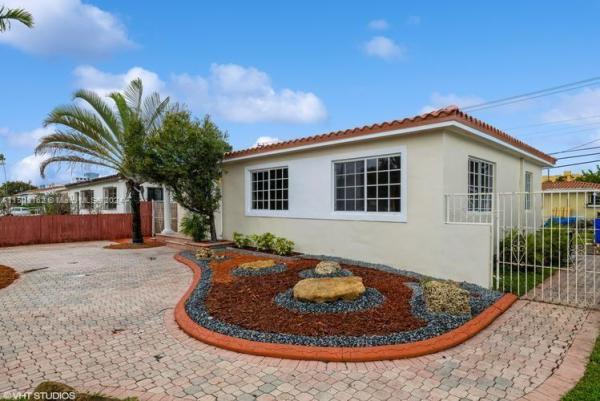 Jay Bob, 4741 NW 5th St, Miami, Florida 33126, image 3