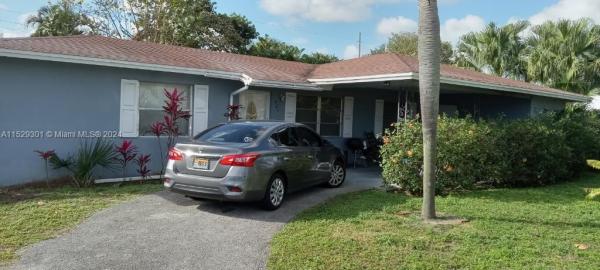 Park Manor, 421 W 36th St, Riviera Beach, Florida 33404, image 1