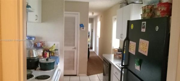 Park Manor, 421 W 36th St, Riviera Beach, Florida 33404, image 3