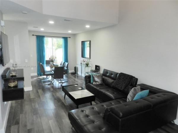 Antigua At Spring Valley, 2271 NW 160th Ter, Pembroke Pines, Florida 33028, image 2