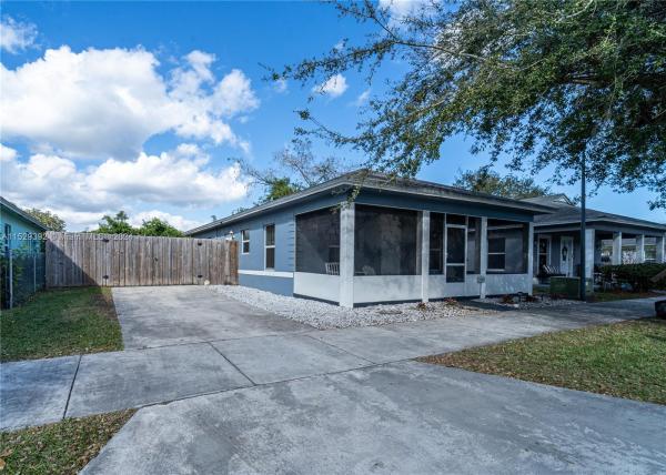 Jordan Commons, 12961 SW 242nd Ter, Princeton, Florida 33032, image 1