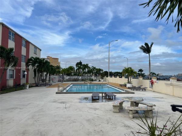 North Bay White House, 1790 79th St Cswy #B110, North Bay Village, Florida 33141, image 3