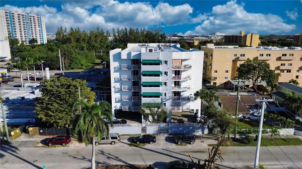 Vista Lake, 4854 NW 7th St #506, Miami, Florida 33126, image 1