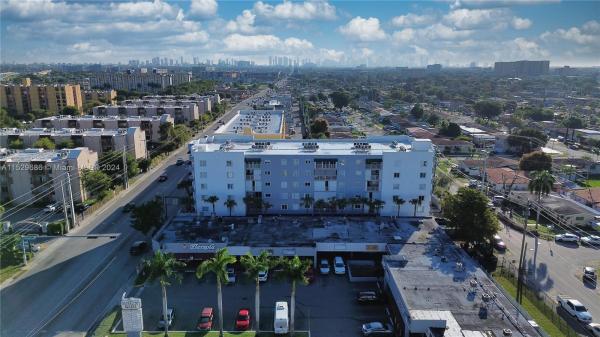 Vista Lake, 4854 NW 7th St #506, Miami, Florida 33126, image 2