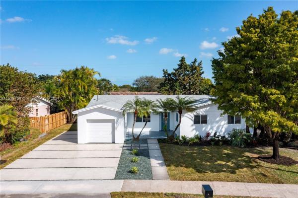 Darlington Manor, 5921 SW 95th Ct, Sunset, Florida 33173, image 1