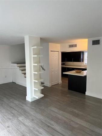 Pinebark, 830 NW 87th Ave #406, Fountainebleau, Florida 33172, image 2