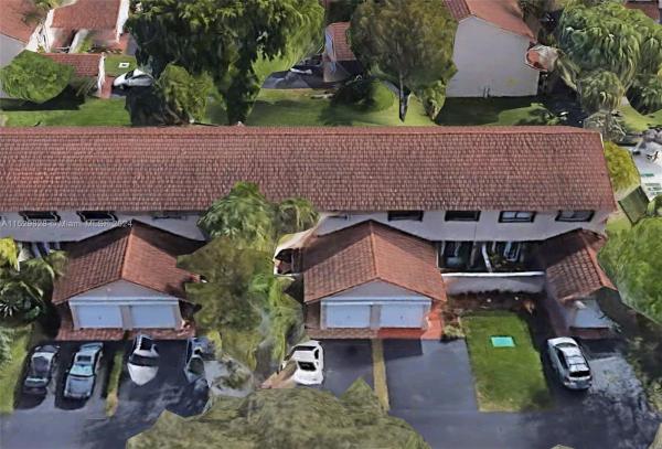 Townhomes Of La Jolla, 8911 SW 113th Place Cir W, Kendall, Florida 33176, image 1