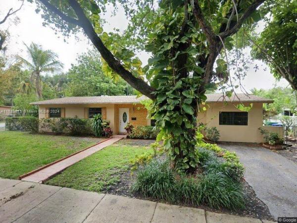 Rose Glen, 892 NE 154th St, Golden Glades, Florida 33162, image 1