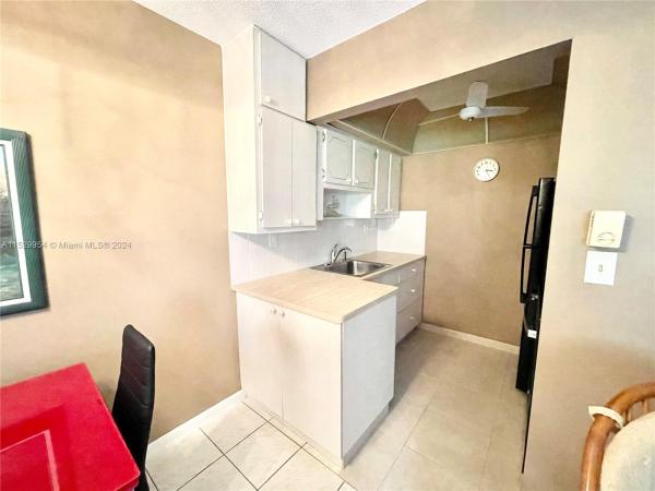 Warrenton House, 2145 Pierce St #120, Hollywood, Florida 33020, image 3