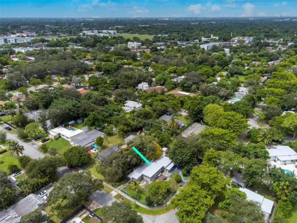 Wise Manor, 13000 NE 11th Ave, North Miami, Florida 33161, image 2