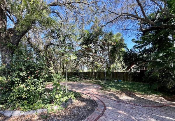 Arch Creek Estates, 1624 NE 146th St, Golden Glades, Florida 33181, image 1