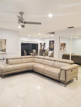 Townhomes Of La Jolla, 9029 SW 113th Place Cir #9029, Kendall, Florida 33176, image 3